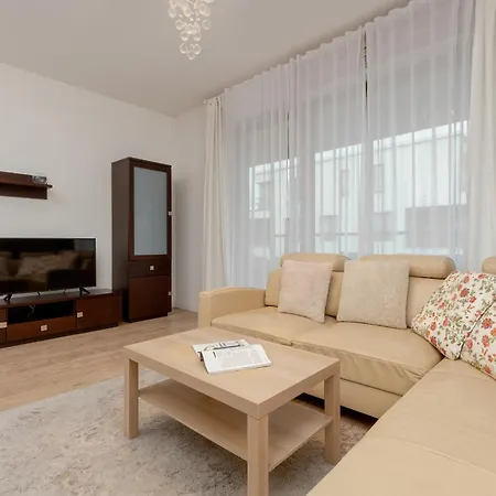 شقة With Parking And Balcony In By Rent Like غدينيا