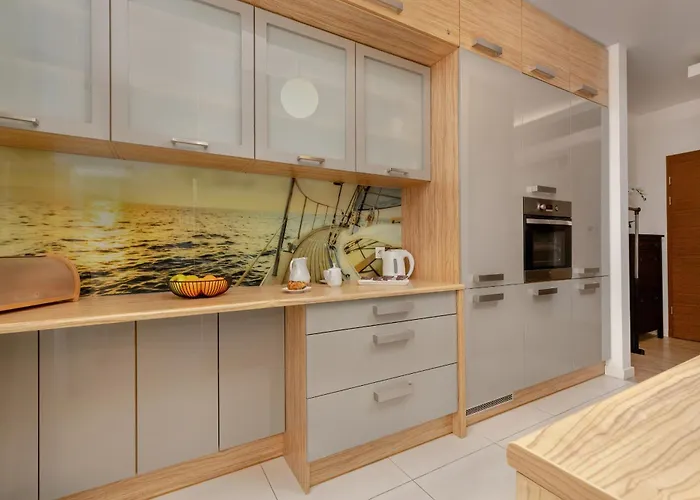 With Parking And Balcony In By Rent Like Apartmán Gdyně