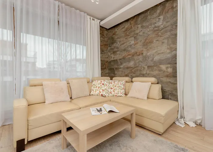 With Parking And Balcony In By Rent Like Apartmán *