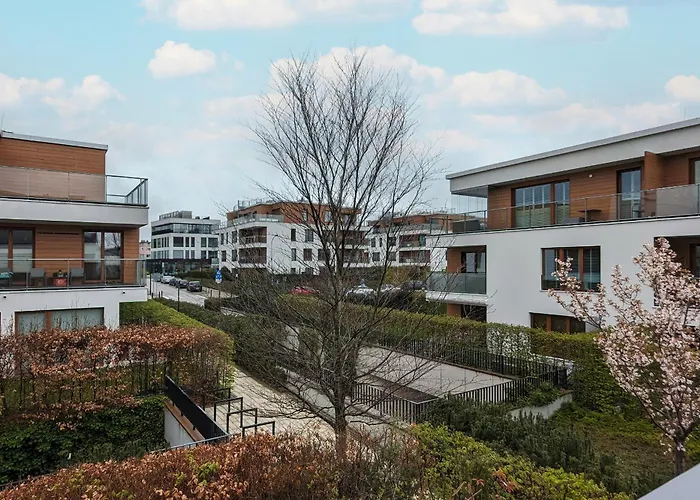 With Parking And Balcony In By Rent Like Apartmán Gdyně